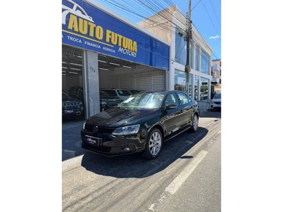 VOLKSWAGEN JETTA 2.0 COMFORTLINE FLEX 4P TIPTRONIC
